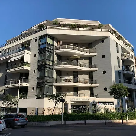 Very Nice For 4 Persons With Terrace In The Port Dantibes 아파트 *